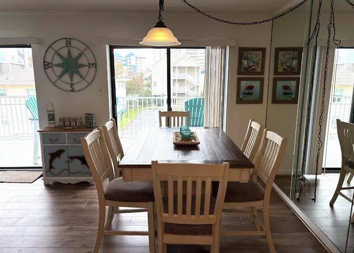 Holiday home Inviting With Pool Access And Easy Ocean Fun *
